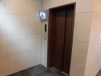 【その他共用部分】 | サンメゾン１６ | 防犯モニター付きのエレベーターです