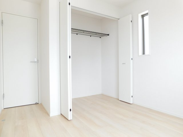 名古屋市中川区中須町字辻ノ上の新築一戸建の洋室|◇洋室◇　　明るい洋室５.０帖　全居室収納完備！　