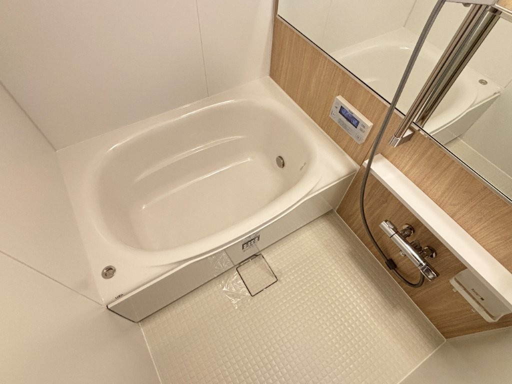  金山レックスマンションの浴室|きれいなお風呂です