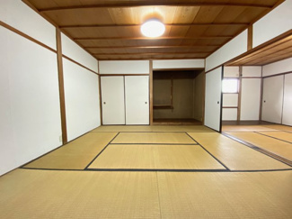 【和室】 | 高島市新旭町饗庭872　中古戸建 | 2階和室8帖