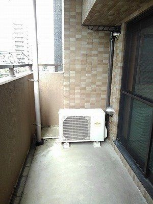 メゾン・フジ山伏町のバルコニー