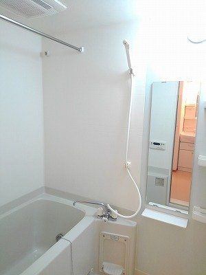 メゾン・フジ山伏町の浴室