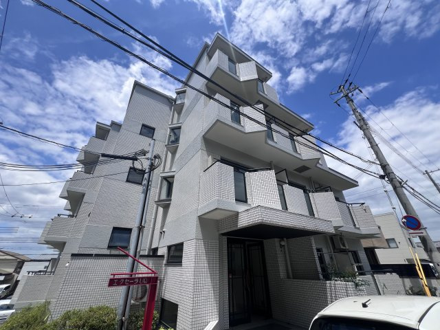 エクセーラUQの外観