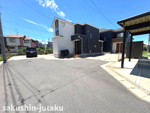 幕張町３丁目　中古戸建の前面道路含む現地写真|５ｍ公道