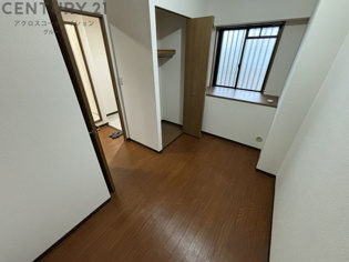 白鷹苦楽園マンションの洋室