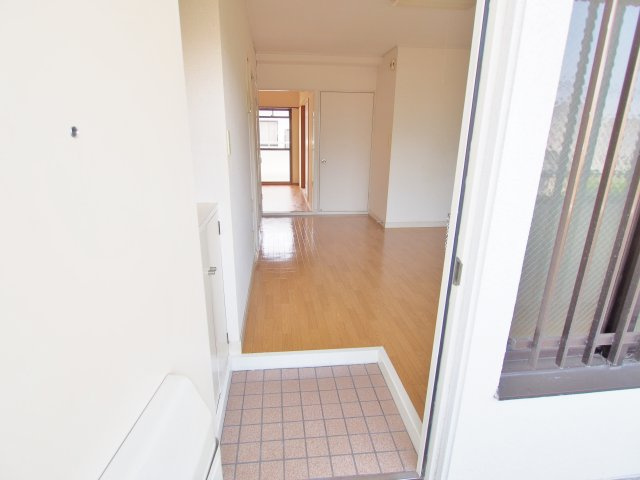 コーポ伊藤の玄関