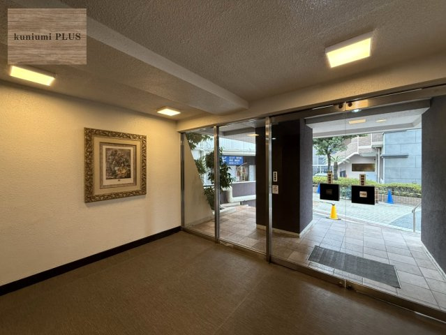 プレジデント今里のエントランス