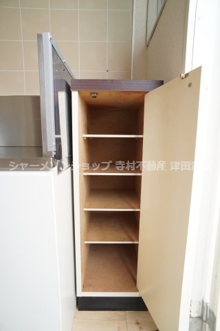 フローラ幕張の収納|他号室の写真になります。