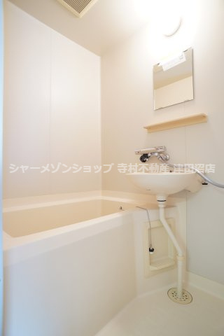 フローラ幕張の浴室|他号室の写真になります。