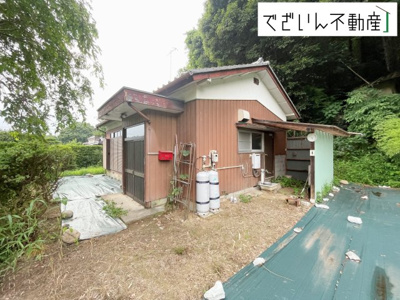 【外観】 | 熊谷市小江川　売地 | 現地(2025年7月撮影)
※上物あり(居宅：木造平屋建59.87㎡＊昭和57年築)