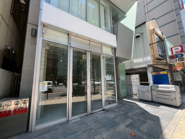 BRAVI北浜のエントランス