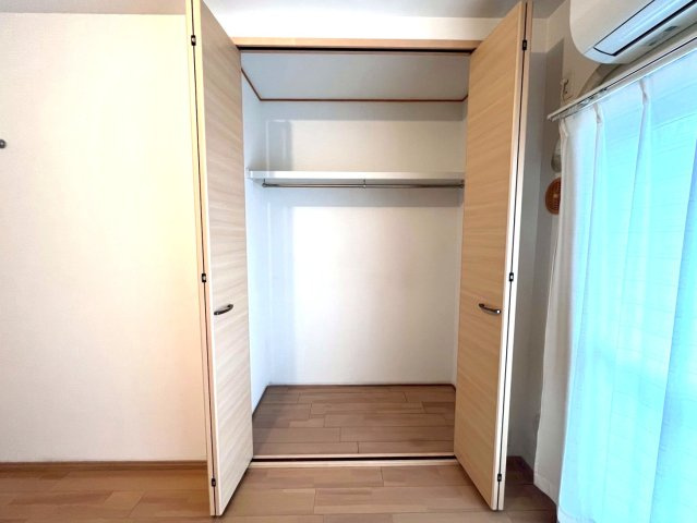 京阪本線・宇治線『中書島』駅まで徒歩１５分☆２０２５年７月リフォーム完了☆ハイム伏見Ａ棟の洋室|クローゼット