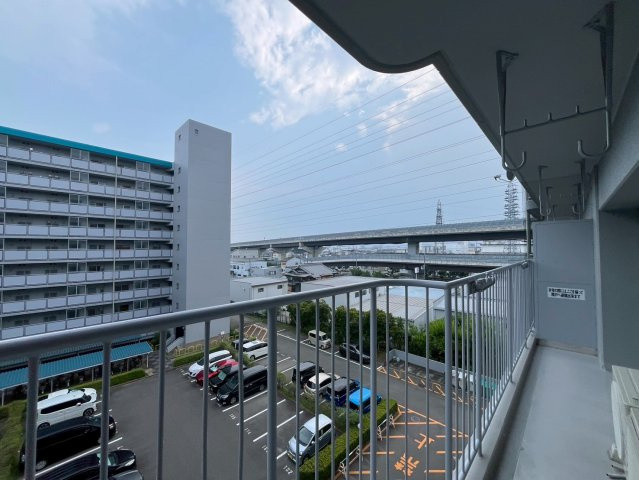 京阪本線・宇治線『中書島』駅まで徒歩１５分☆２０２５年７月リフォーム完了☆ハイム伏見Ａ棟のバルコニー|バルコニー