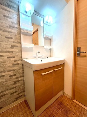 京阪本線・宇治線『中書島』駅まで徒歩１５分☆２０２５年７月リフォーム完了☆ハイム伏見Ａ棟の洗面所|洗面台