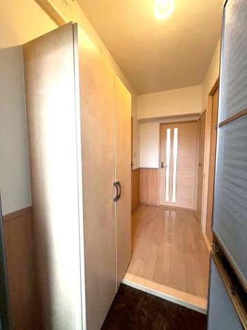 京阪本線・宇治線『中書島』駅まで徒歩１５分☆２０２５年７月リフォーム完了☆ハイム伏見Ａ棟の玄関|玄関