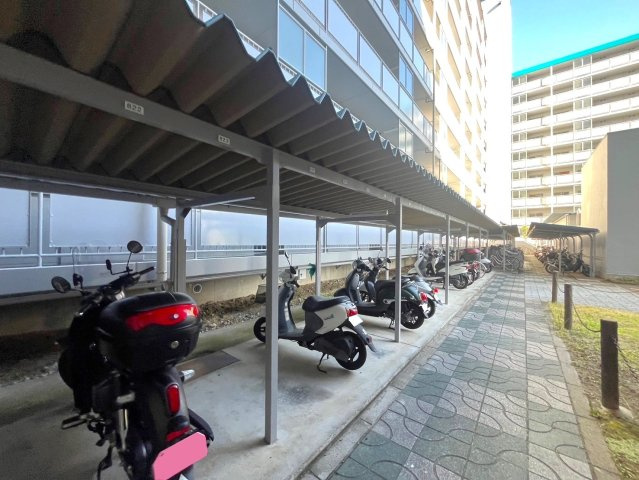 京阪本線・宇治線『中書島』駅まで徒歩１５分☆２０２５年７月リフォーム完了☆ハイム伏見Ａ棟の駐輪場|バイク置場