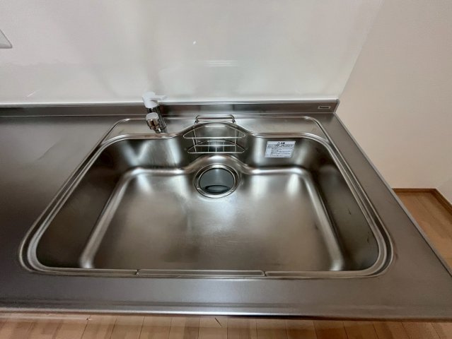 京阪本線・宇治線『中書島』駅まで徒歩１５分☆２０２５年７月リフォーム完了☆ハイム伏見Ａ棟のキッチン|シンク