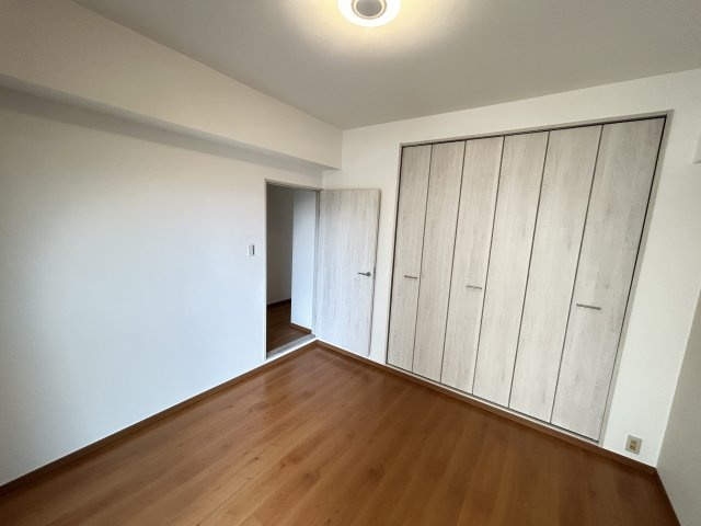 メゾンドール明石山ノ手台の洋室