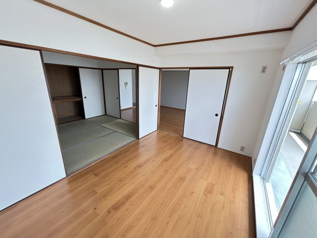 メゾンドール明石山ノ手台の洋室