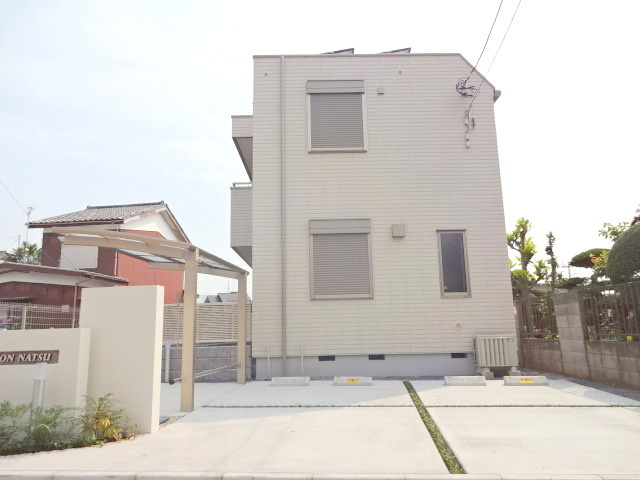 ＭＡＩＳＯＮ　ＮＡＴＳＵの駐車場
