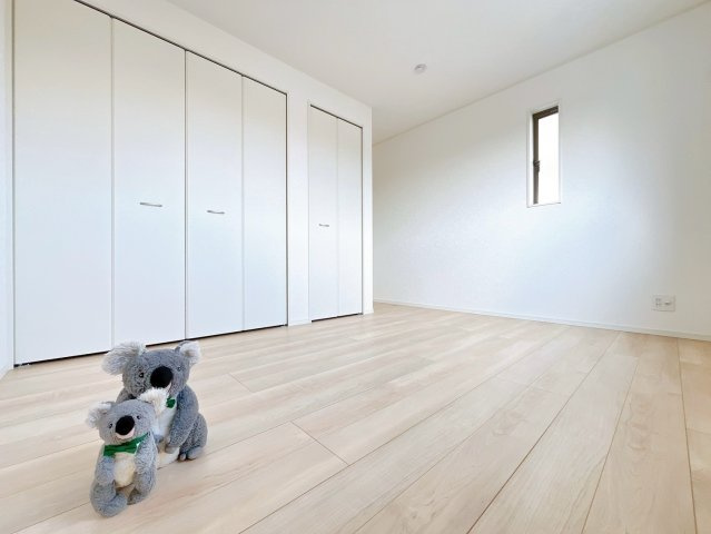 【洋室】 | 前橋市下細井町　新築住宅 | 「どんな家具を置こうかな」とワクワクする。好みのこだわりのお部屋にしてじぶんだけの部屋でゆったりと寛げます。