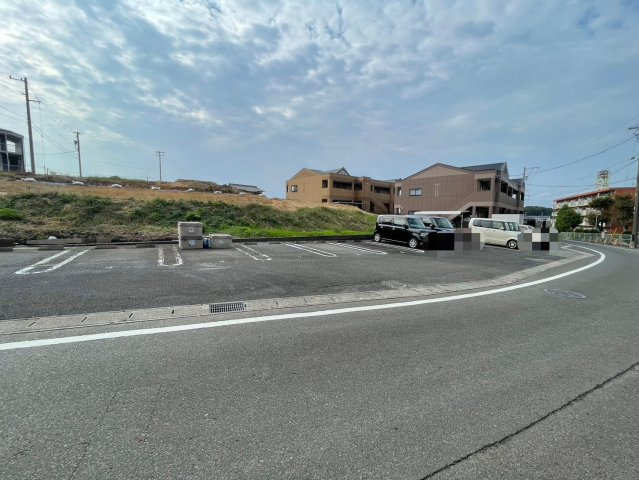 アプリコット宮上の駐車場