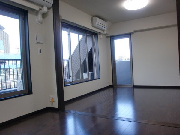 新品家具付きマンション湯島4B(KaGood東京)の居間・リビング