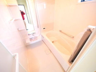 【浴室】 | 八街市八街に　新築戸建 | 令和6年12月築 リビング約19.2帖 JR総武本線八街駅徒歩約17分 本下水 ローソン徒歩約1分