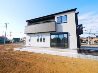 【外観】 | 八街市八街に　新築戸建 | 令和6年12月築 リビング約19.2帖 JR総武本線八街駅徒歩約17分 本下水 ローソン徒歩約1分