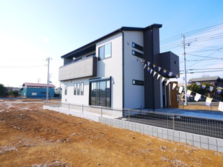 【外観】 | 八街市八街に　新築戸建 | 令和6年12月築 リビング約19.2帖 JR総武本線八街駅徒歩約17分 本下水 ローソン徒歩約1分