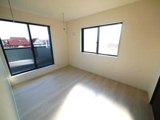 【洋室】 | 八街市八街に　新築戸建 | 令和6年12月築 リビング約19.2帖 JR総武本線八街駅徒歩約17分 本下水 ローソン徒歩約1分