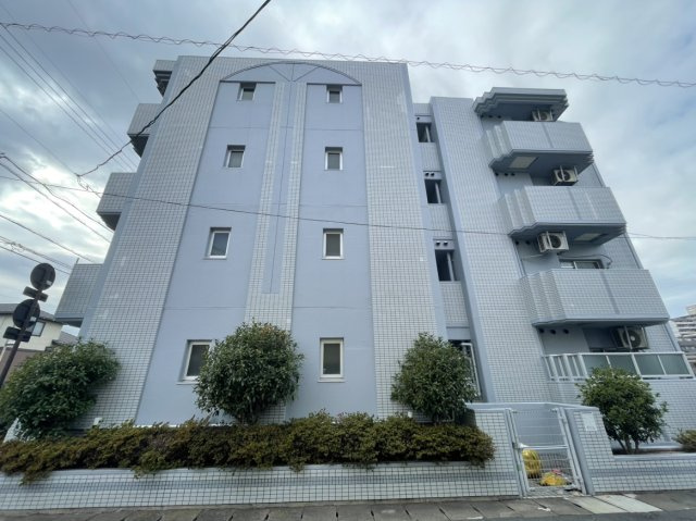 アルファ西古松の外観|・東側から見た外観です。