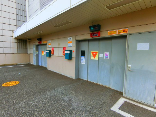 ローレルコート北野田の駐車場