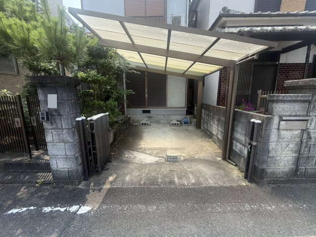 貝塚市麻生中　中古戸建の駐車場|駐車1台可！