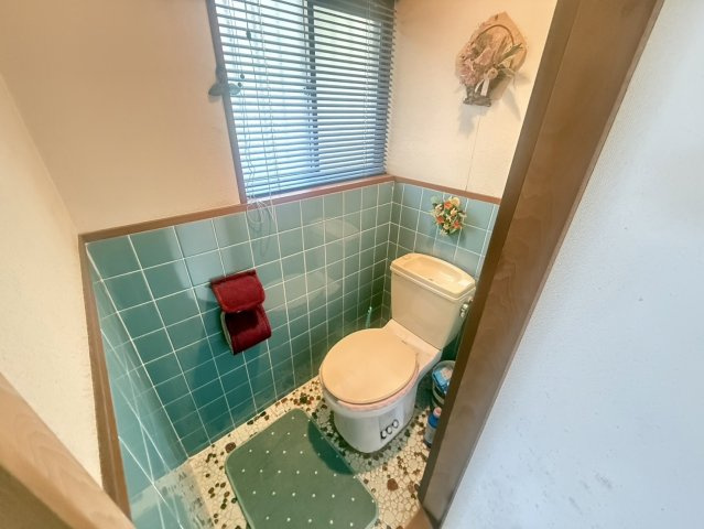 貝塚市麻生中　中古戸建のトイレ|大変綺麗にお使いです♪(簡易水洗)