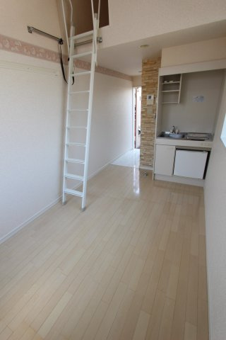 ユナイト 川崎リベルタージの居間・リビング|同タイプ参考写真です。