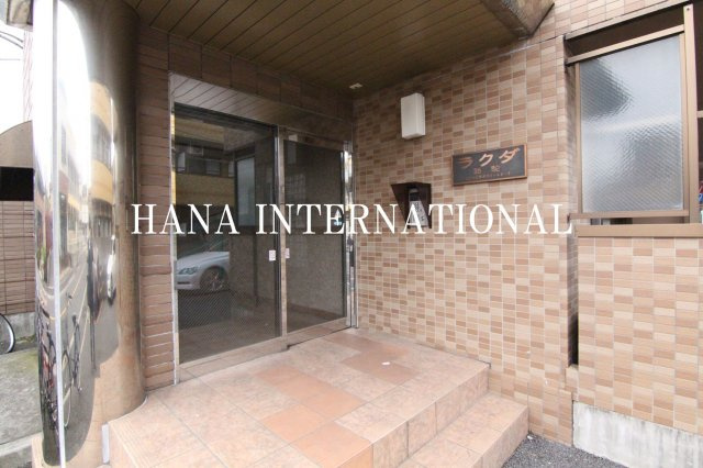 ラクダのエントランス