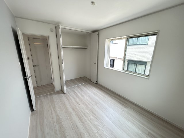 明石市朝霧町３丁目戸建の洋室
