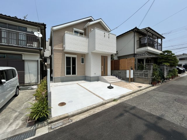 明石市朝霧町３丁目戸建の外観