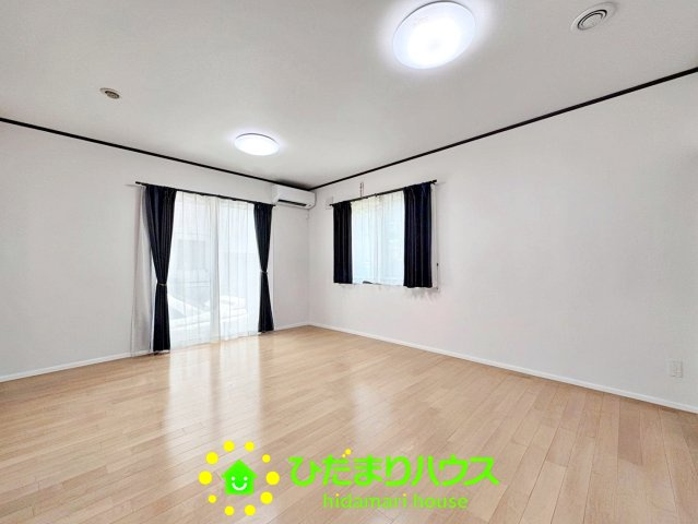 久喜市間鎌　中古一戸建て　の居間・リビング