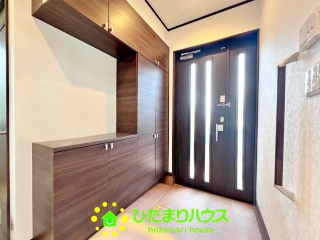 久喜市間鎌　中古一戸建て　の玄関