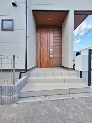 【玄関】 | 知多市八幡荒井　２号棟