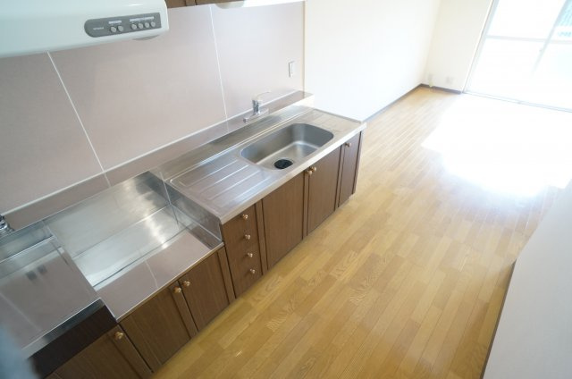ノイハウス宝塚のキッチン|参考、同建物・反転間取りの号室