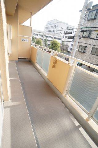 ノイハウス宝塚のバルコニー|参考、同建物・反転間取りの号室