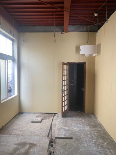 近江八幡市鷹飼町の店舗事務所の内装