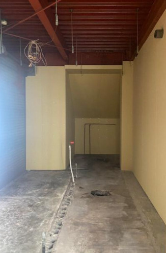 近江八幡市鷹飼町の店舗事務所の内装