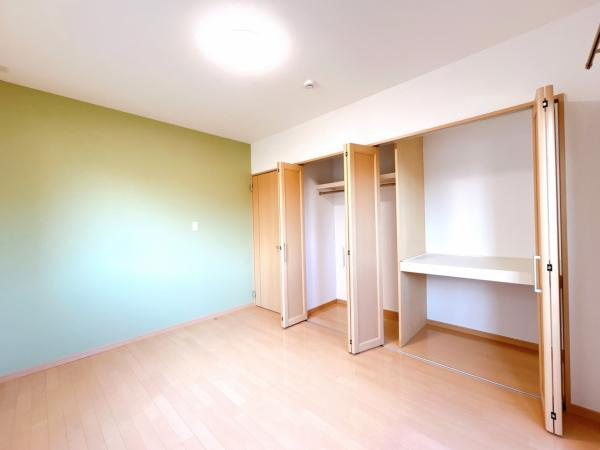 【No.7477】浜坂８丁目/4LDK/オール電化の洋室