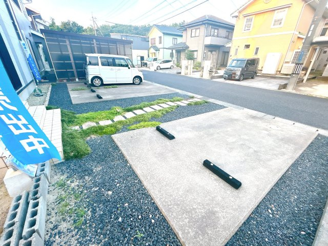 【No.7477】浜坂８丁目/4LDK/オール電化の駐車場