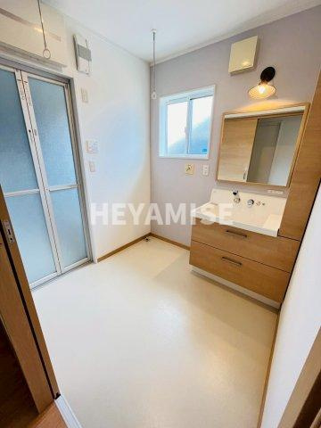 豊洋台1丁目戸建の脱衣所|2階洗面