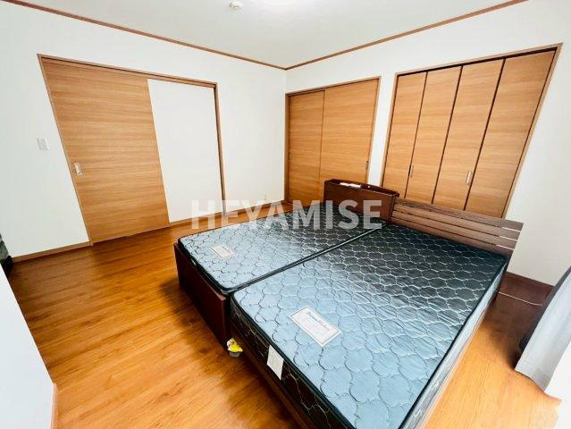 豊洋台1丁目戸建の玄関|1階洋室